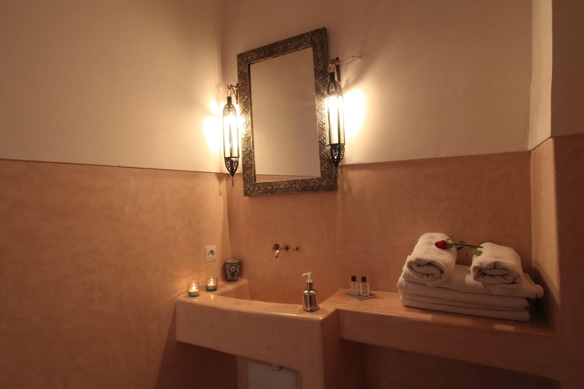 Riad Dar Aicha En Exclusivite มาร์ราเกช ภายนอก รูปภาพ