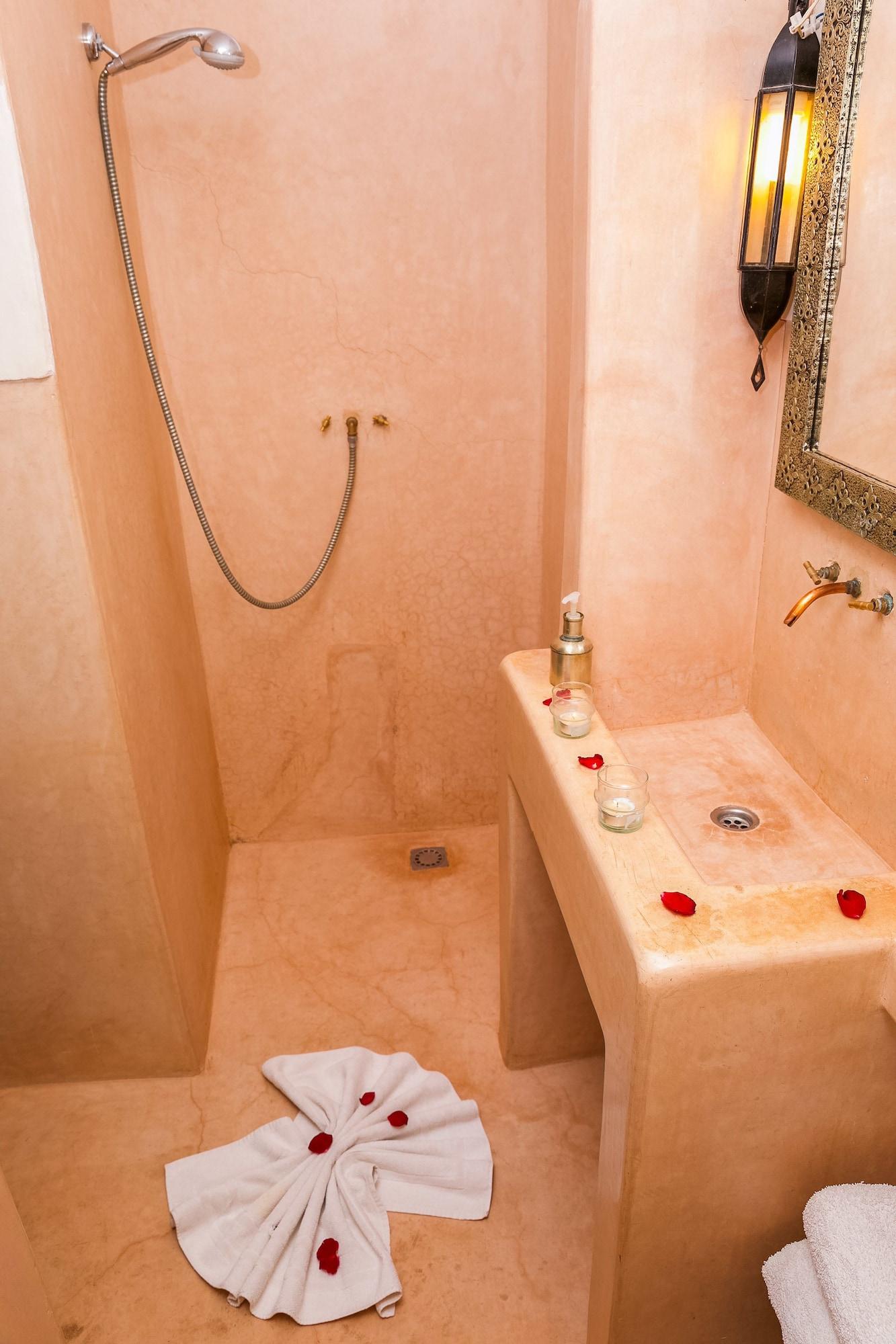 Riad Dar Aicha En Exclusivite มาร์ราเกช ภายนอก รูปภาพ